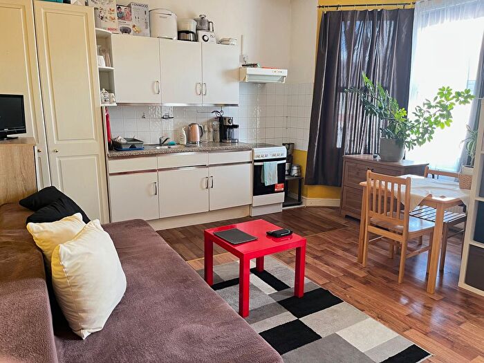 Studio To Rent In Whymark Avenue, Turnpike Lane, N22