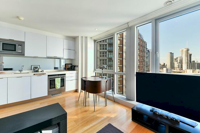 Studio To Rent In Ontario Tower, Fairmont Avenue, London, E14