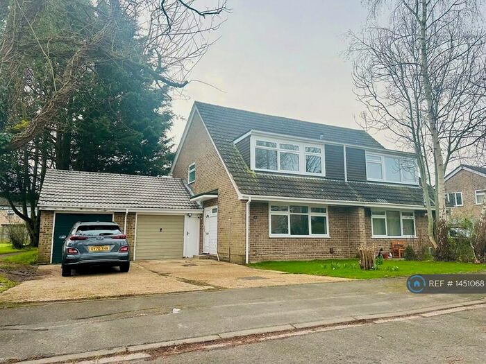 4 Bedroom Semi-Detached House To Rent In Buckland Close, Eastleigh, SO50