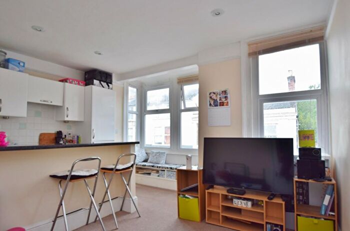 1 Bedroom Flat To Rent In Winchester City Centre, SO23