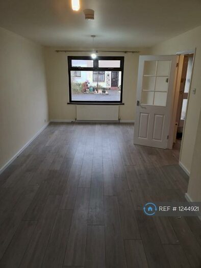 3 Bedroom Terraced House To Rent In Abbotsford Rise, Livingston, EH54