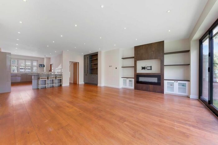 4 Bedroom Terraced House To Rent In Allnutt Way, London, SW4