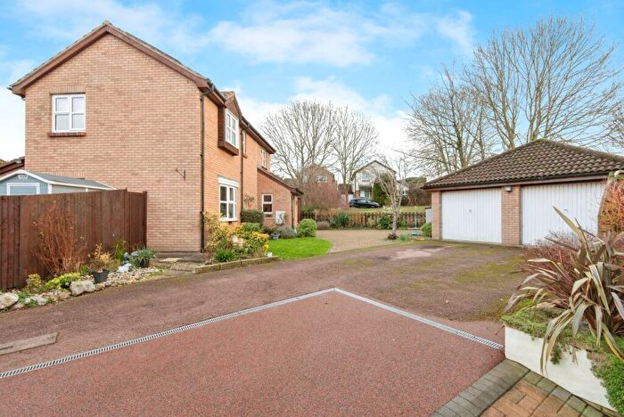 4 Bedroom Detached House For Sale In Sanderling Close, Letchworth Garden City, Hertfordshire, SG6