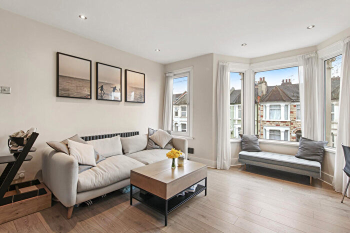 2 Bedroom Apartment To Rent In Ivy Road, London, NW2