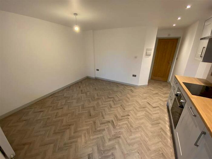 1 Bedroom Flat To Rent In Albert Street, Stone, ST15