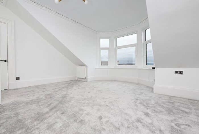 2 Bedroom Flat To Rent In Royal Street, Royal Street, PA19