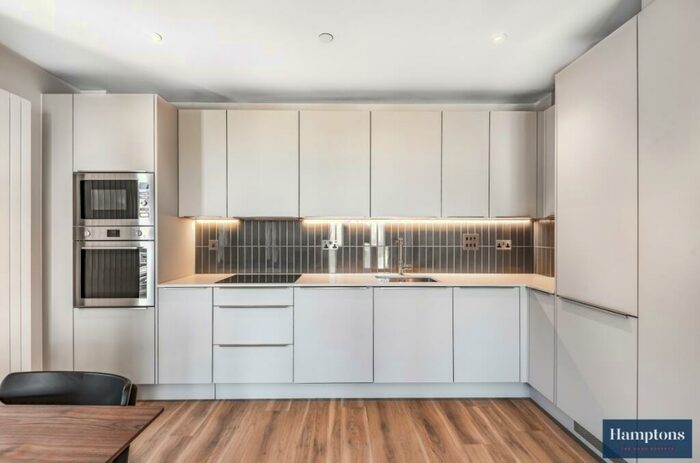 3 Bedroom Apartment To Rent In Ten Degrees, George Street, Croydon, CR0