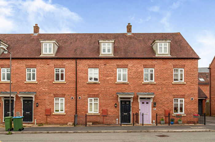 3 Bedroom Terraced House For Sale In Mayflower Street, Buckingham, MK18