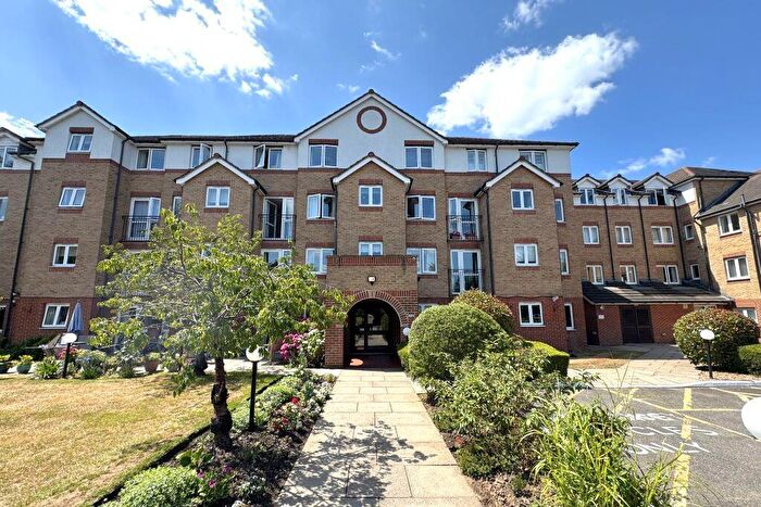 1 Bedroom Flat For Sale In Cranley Gardens, Wallington, SM6