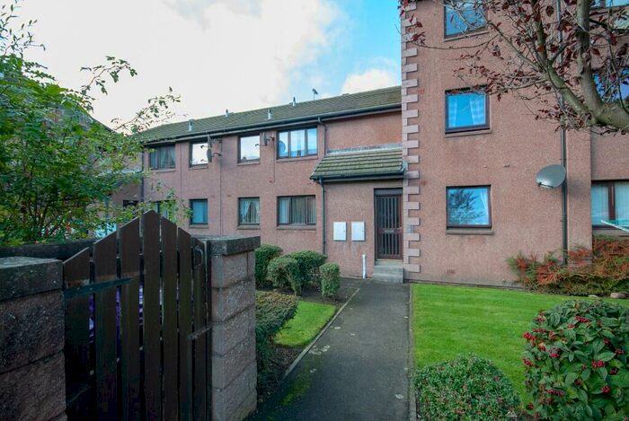 2 Bedroom Flat To Rent In Almerie Close, Arbroath, Angus, DD11