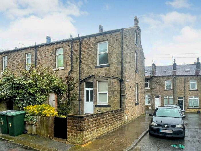 2 Bedroom House To Rent In Norman Street, Bingley, BD16