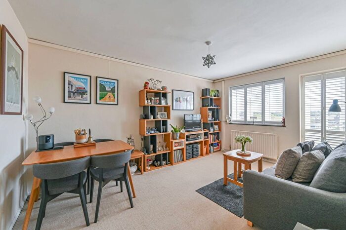 1 Bedroom Flat For Sale In Lochinvar Street, Balham, London, SW12