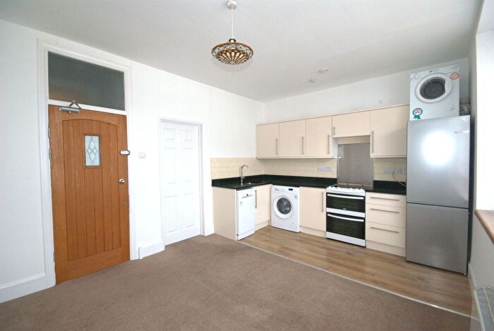 1 Bedroom Flat To Rent In Leigh Road, Leigh-On-Sea, SS9