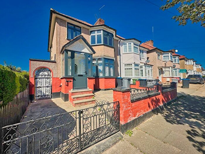 4 Bedroom Semi Detached House To Rent In Chalfont Avenue, Wembley, HA9