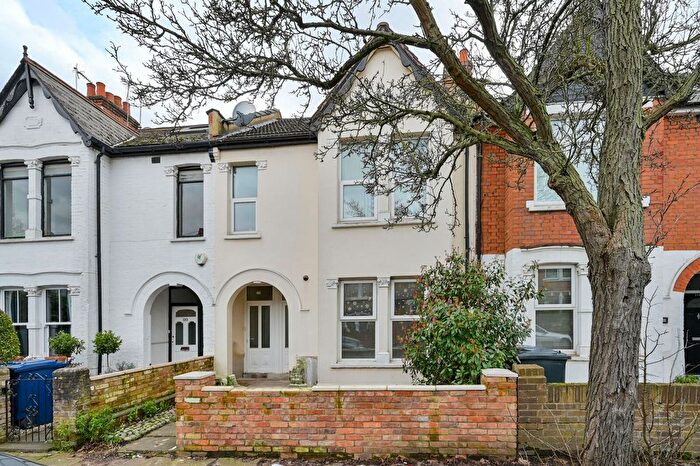 2 Bedroom Flat To Rent In Darwin Road, South Ealing, London, W5