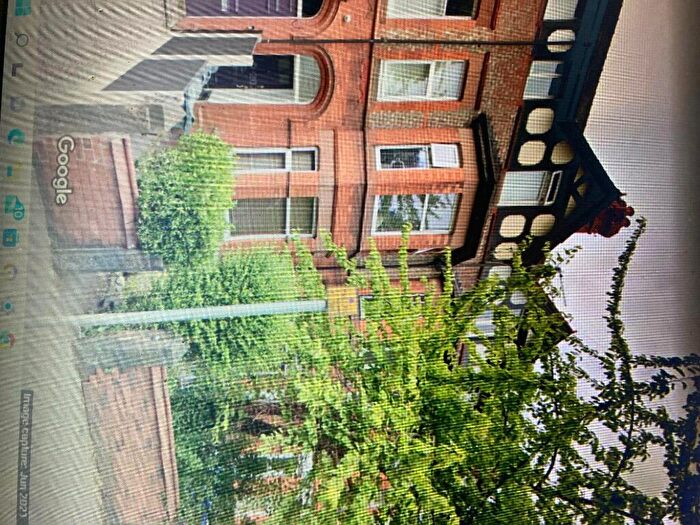 2 Bedroom Flat To Rent In Barlow Moor Road, Manchester, Greater Manchester, M20