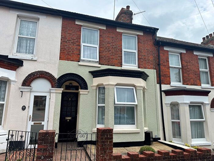 2 Bedroom House To Rent In Limes Road, Dover, CT16