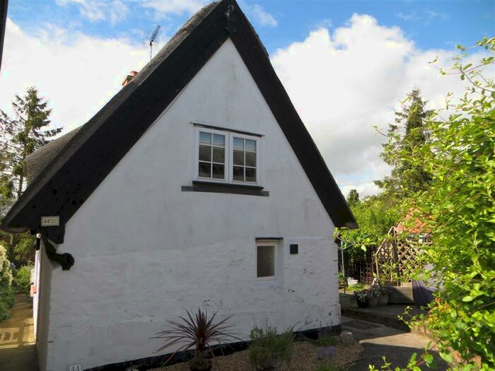 2 Bedroom Cottage To Rent In The Avenue, Bletsoe, MK44
