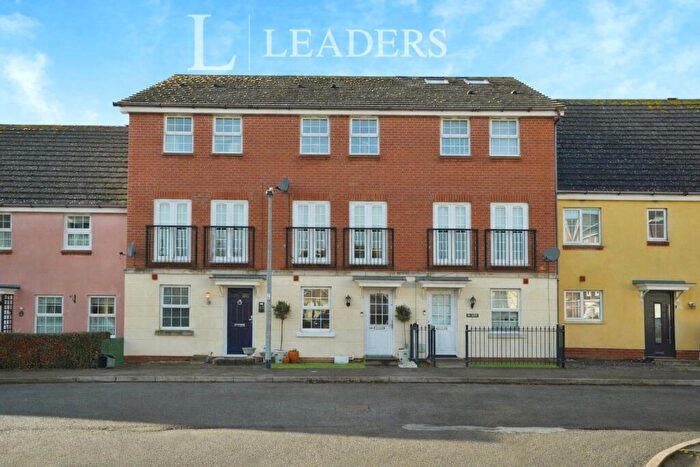 3 Bedroom Town House For Sale In Braiding Crescent, Braintree, Essex, CM7