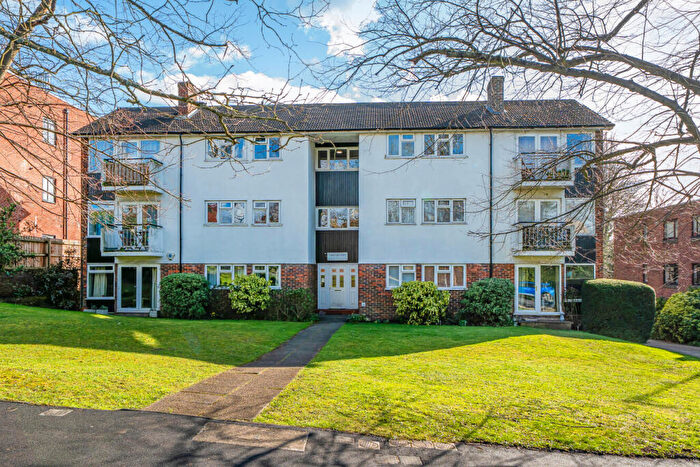 2 Bedroom Flat For Sale In Foxgrove Road, Beckenham, BR3