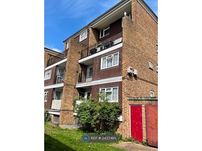 2 Bedroom Maisonette To Rent In Headley, Surbiton, KT5