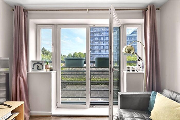 2 Bedroom Flat For Sale In Hawker Place, Walthamstow, London, E17