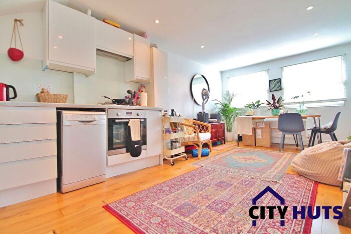 1 Bedroom Flat To Rent In Uplands Road, London, N8
