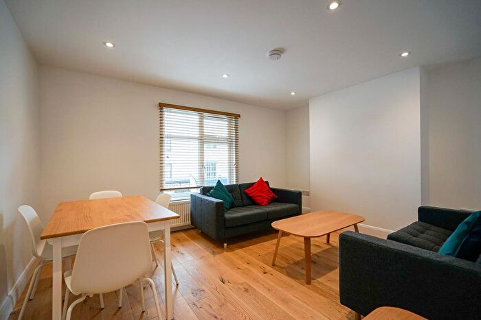 3 Bedroom Flat To Rent In Parkway, Camden Town, NW1