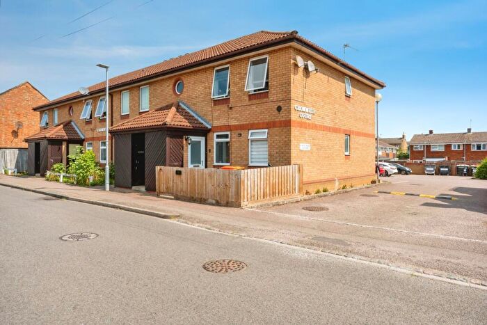 2 Bedroom Maisonette For Sale In Farrer Street, Kempston, Bedford, Bedfordshire, MK42