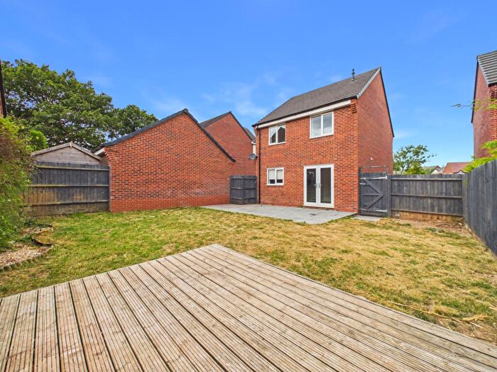 3 Bedroom Detached House For Sale In Starflower Way, Mickleover, DE3