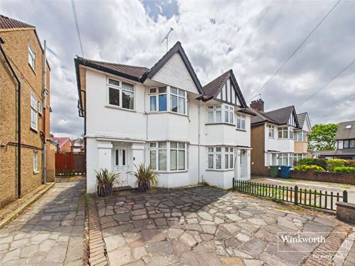 3 Bedroom End Of Terrace House For Sale In Penylan Place, Edgware, Middlesex, HA8