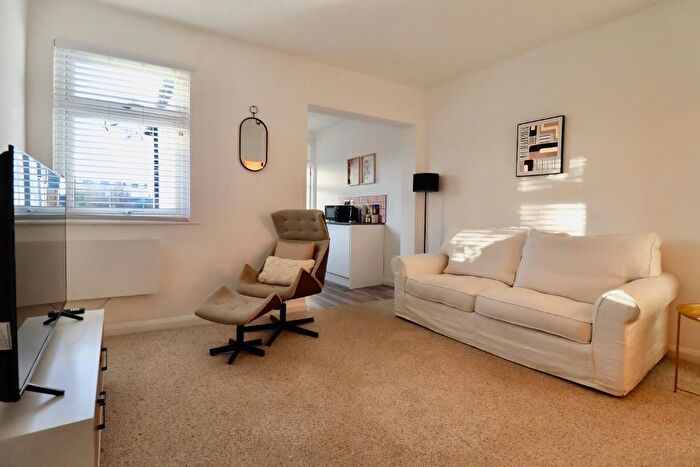 1 Bedroom Flat For Sale In Cannon Street, Deal, Kent, CT14