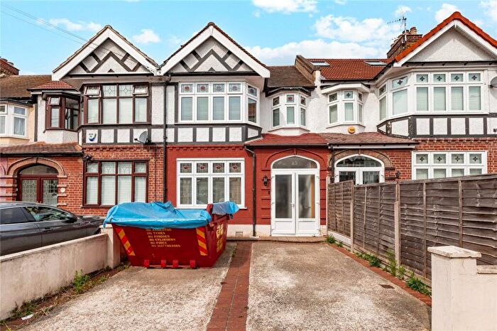 3 Bedroom Terraced House For Sale In Abercorn Gardens, Romford, RM6