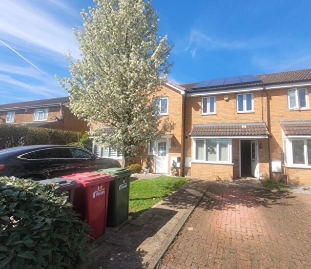 3 Bedroom House To Rent In Berryfield, Slough, SL2