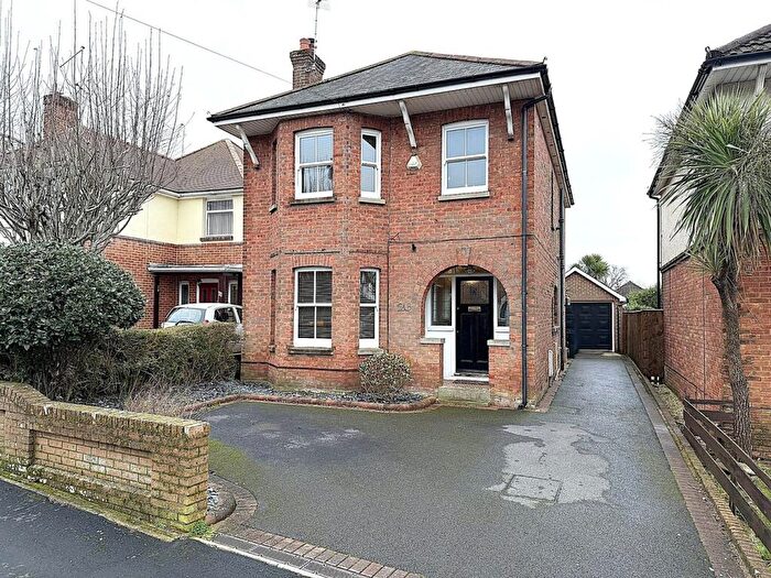 3 Bedroom Detached House For Sale In Enfield Road, Oakdale, Poole, BH15