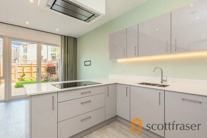 3 Bedroom Terraced House To Rent In Barton Fields Close, Headington, OX3