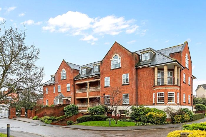 2 Bedroom Retirement Property For Sale In Potters Place, Horsham, RH12