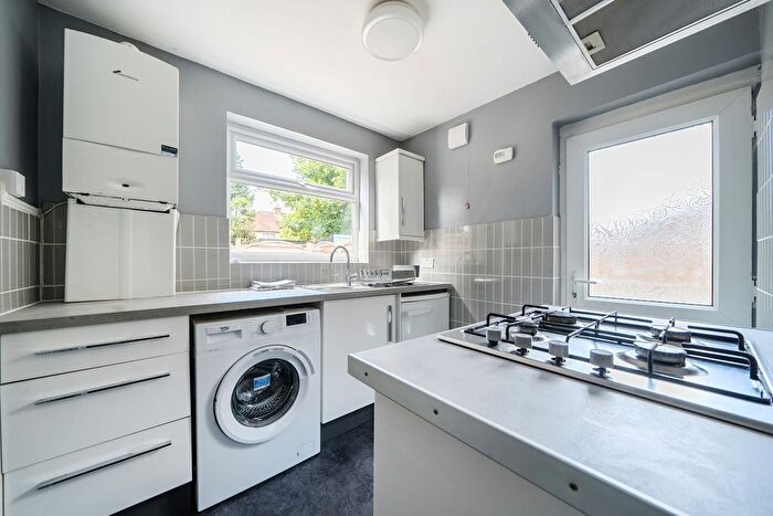 1 Bedroom Flat To Rent In Sandringham Road, Watford, WD24