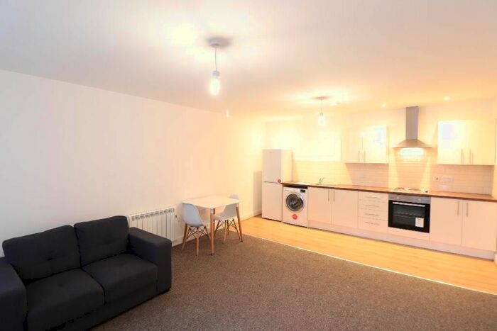 1 Bedroom Flat To Rent In King Cross Street, Halifax, HX1
