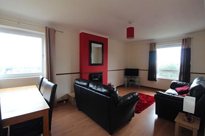 2 Bedroom Flat To Rent In Laburnum Walk, AB16