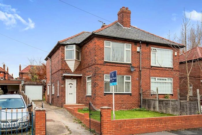 3 Bedroom Semi-Detached House To Rent In Alan Crescent, Leeds, West Yorkshire, LS15