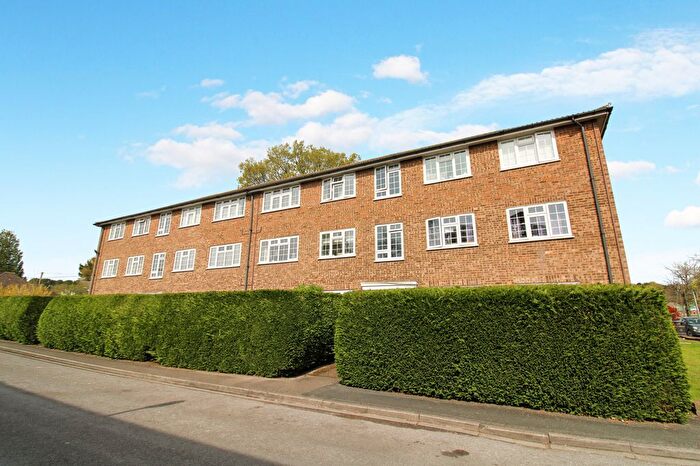 2 Bedroom Flat For Sale In Hawley Court, Farnborough, Farnborough, GU14