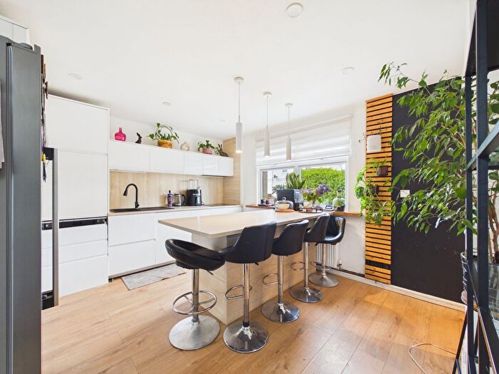 3 Bedroom Semi-detached House For Sale In Buck Street, Worcester, Worcestershire, WR2