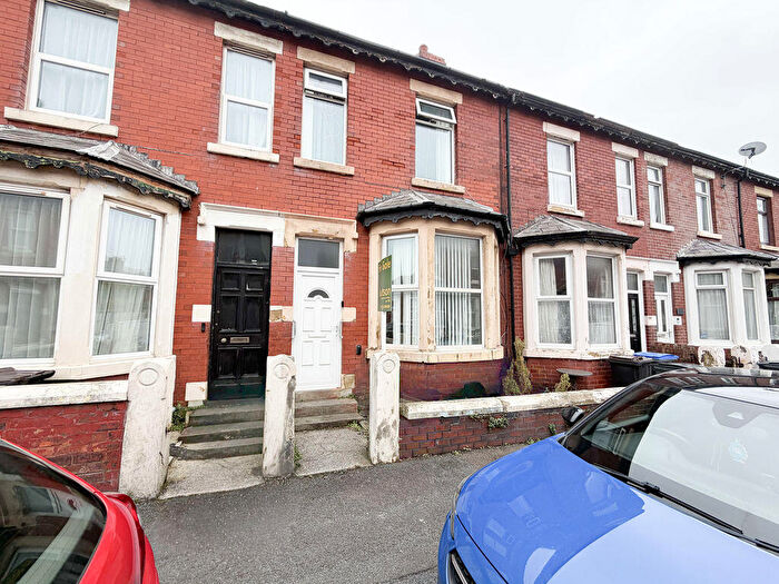 3 Bedroom Mews For Sale In Manchester Road, Blackpool, FY3