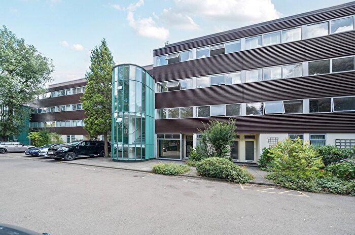 1 Bedroom Flat For Sale In Claudia Place, London, SW19