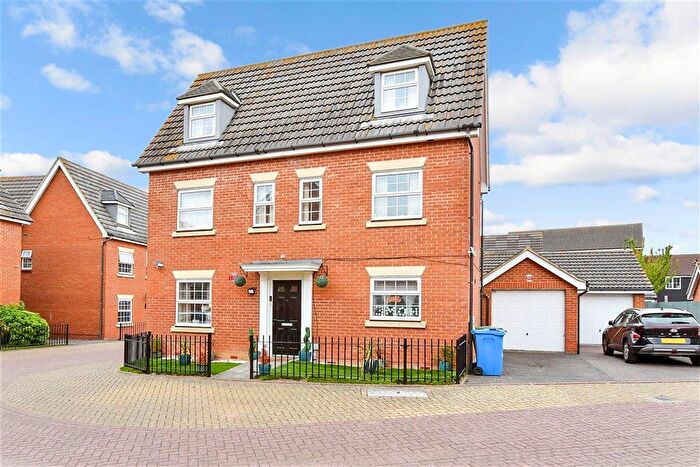 6 Bedroom Detached House For Sale In Trona Court, Sittingbourne, Kent, ME10