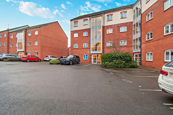 2 Bedroom Flat For Sale In Cape Court, Chandley Wharf, Warwick, CV34