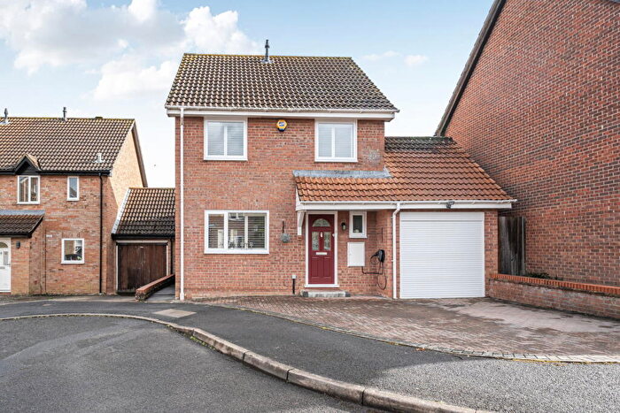 3 Bedroom Detached House For Sale In York Close Basingstoke, RG22