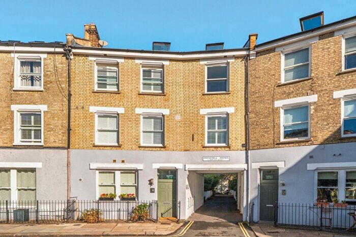 1 Bedroom Flat For Sale In Wendell Road, London, W12