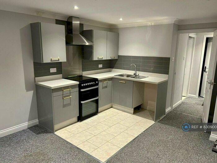 1 Bedroom Flat To Rent In Gainsborough Court, Corby, NN18